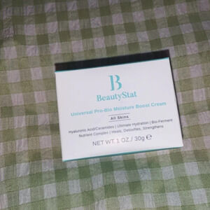 Universal Pro-Bio Moisture Boost Cream